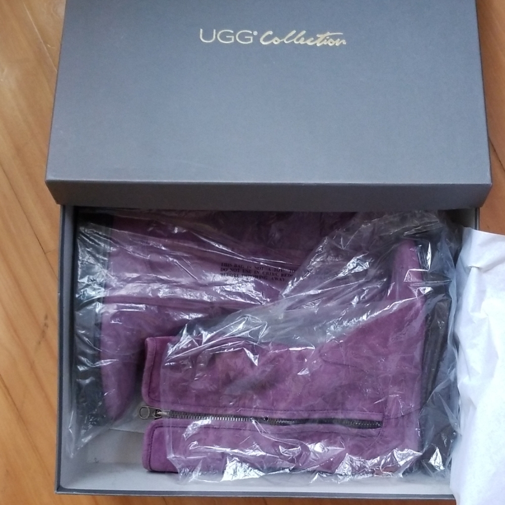 UGG Collection Boots. - Picture 8 of 8